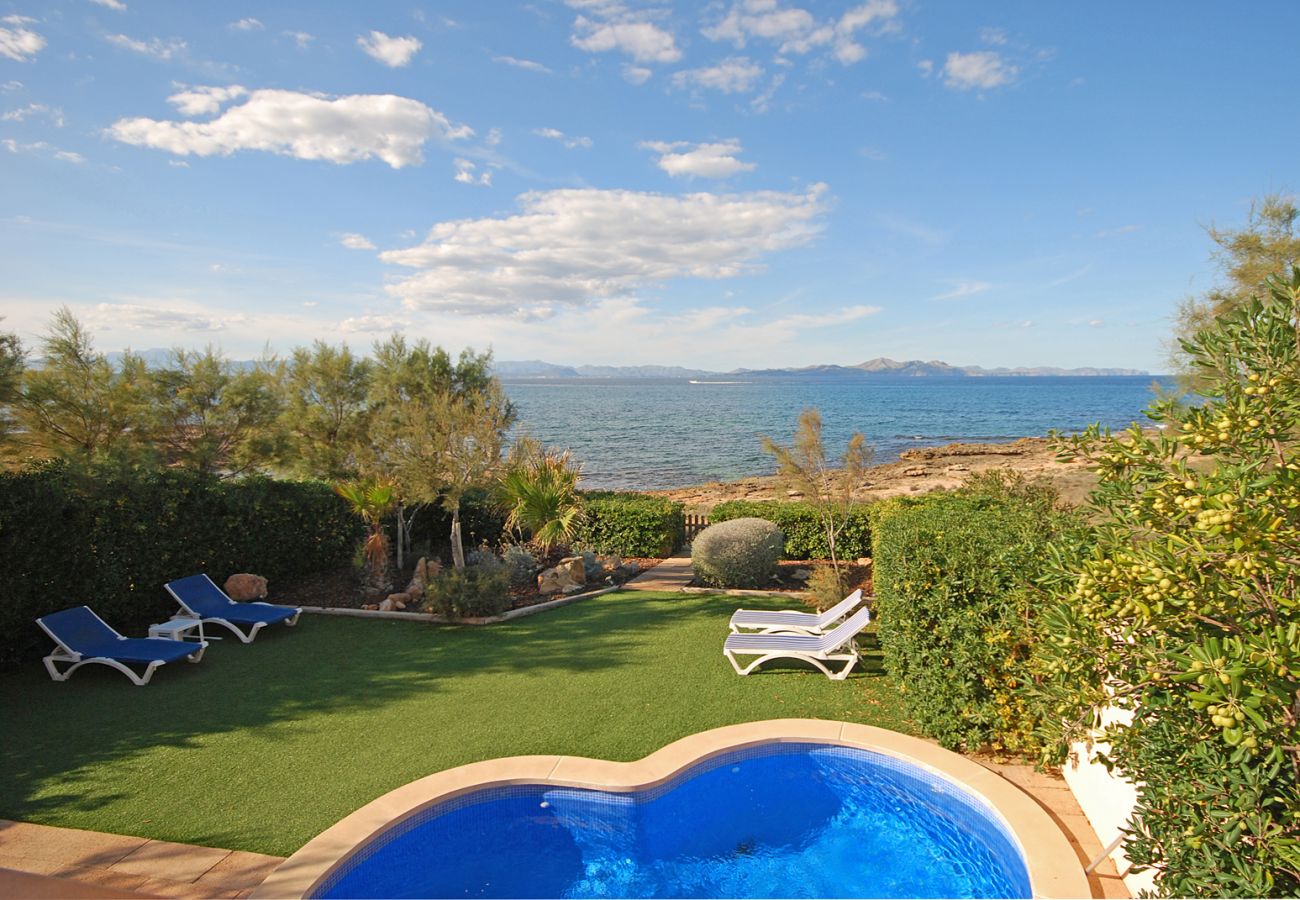 Vista del mar desde Embat, casa con jardín y piscina en Mallorca