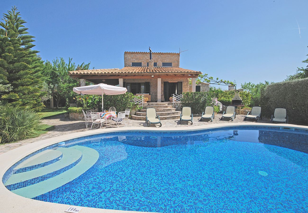 Vista de la piscina de Son Net, casa de campo en Mancor, Mallorca