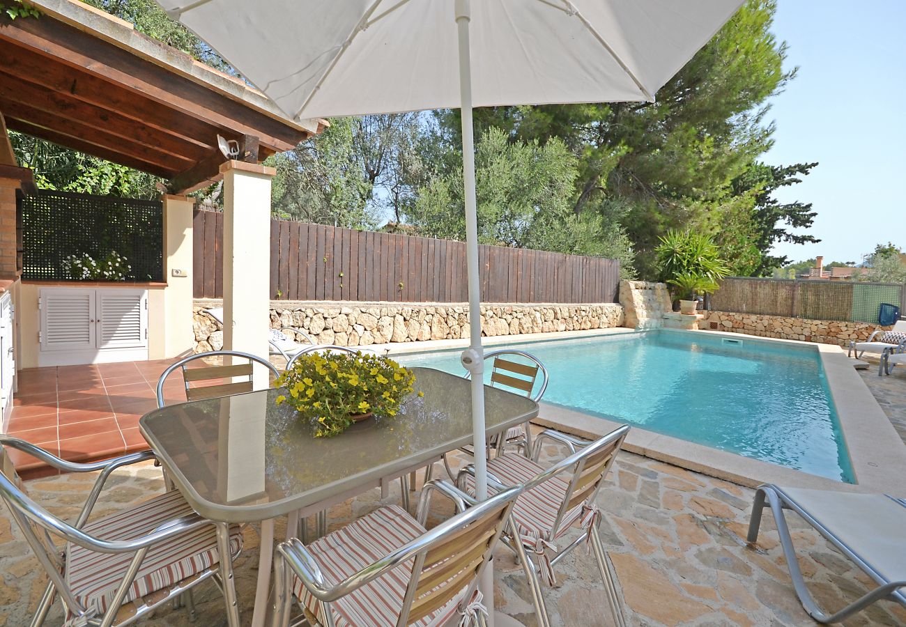 Blick auf den Pool von Jaume auf Mallorca
