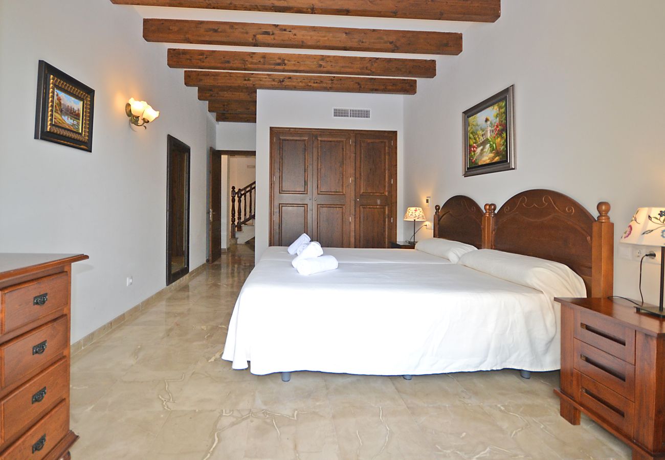 Cottage in Petra - Pleta