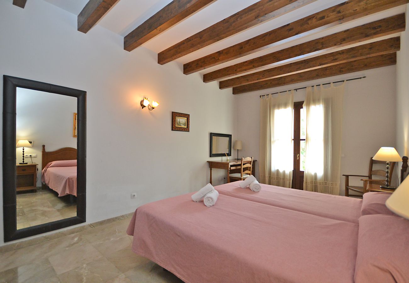 Cottage in Petra - Pleta