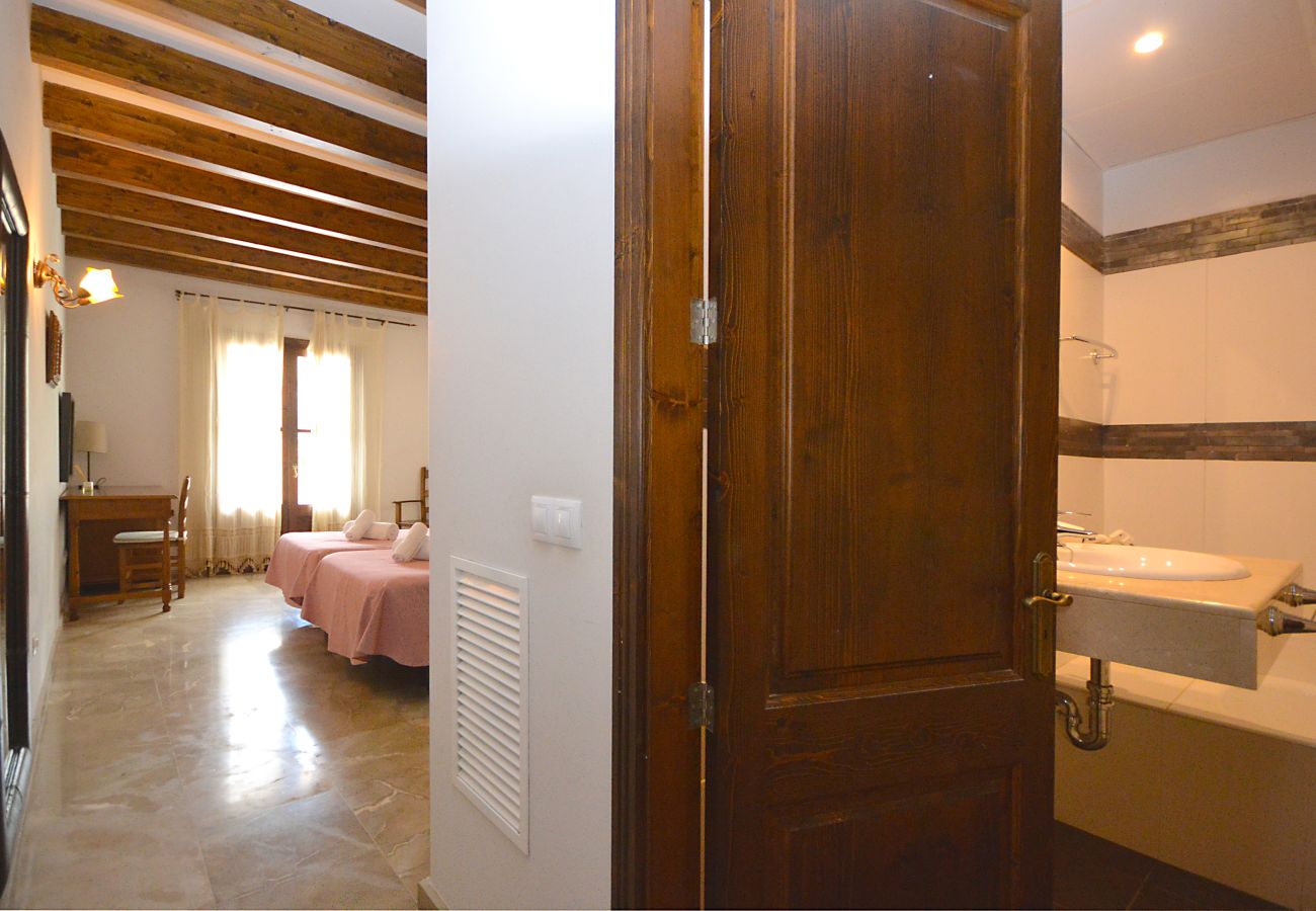 Cottage in Petra - Pleta