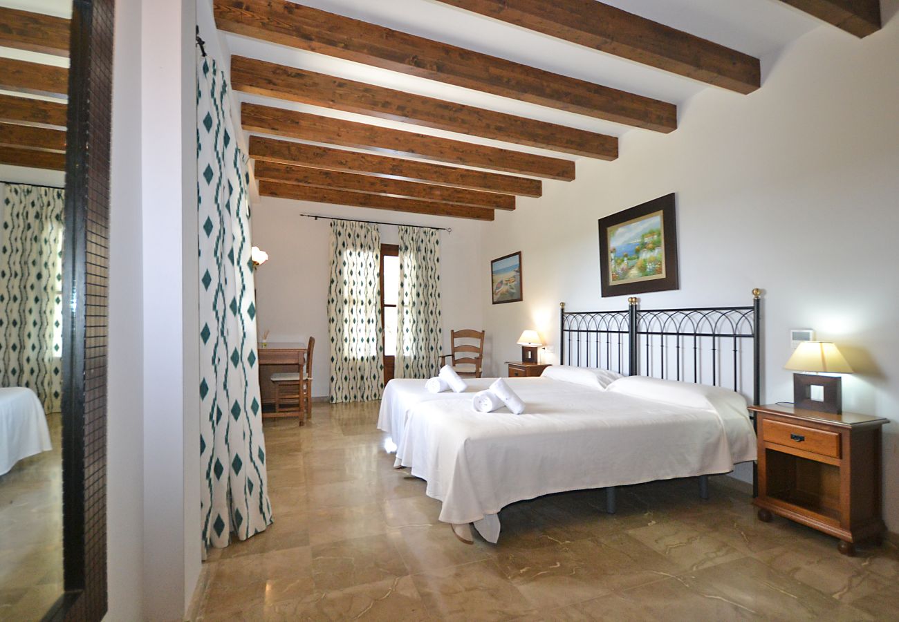 Cottage in Petra - Pleta